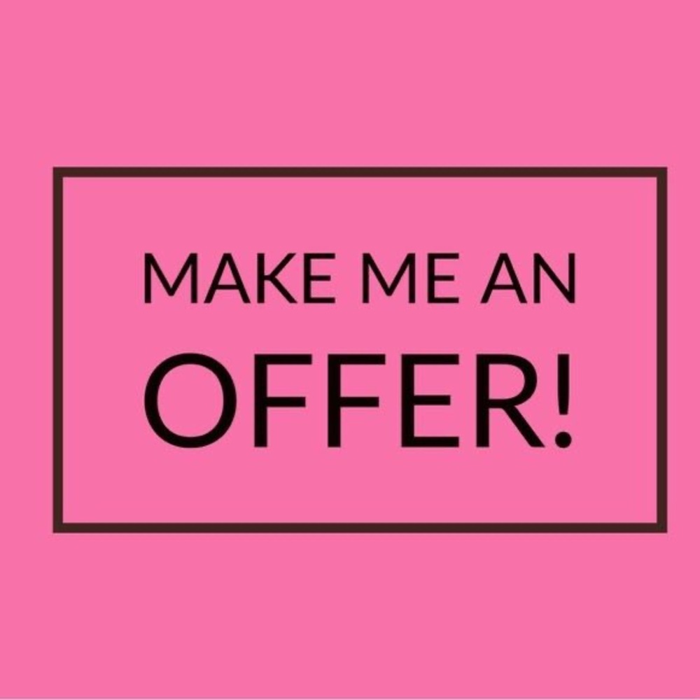 MAKE ME AN OFFER! 🤍